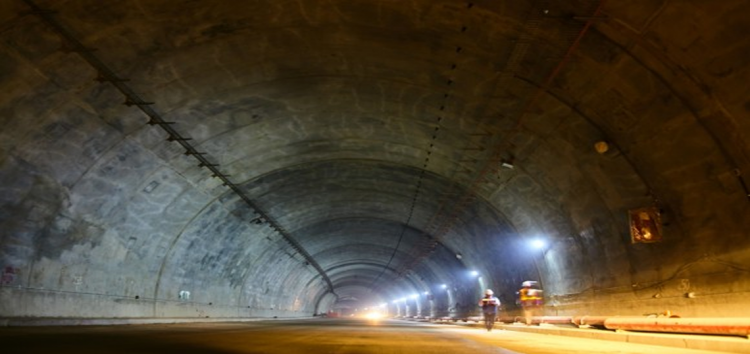 Gobierno aplaza la entrega del Túnel de la Línea