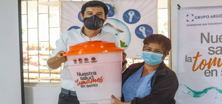 Celsia y Argos entregan filtros de agua potable a comunidades del Tolima